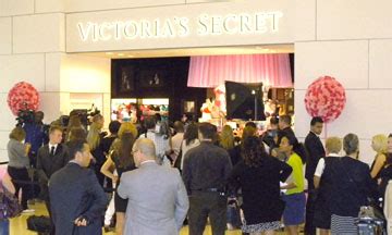 victoria secret angels yorkdale mall.